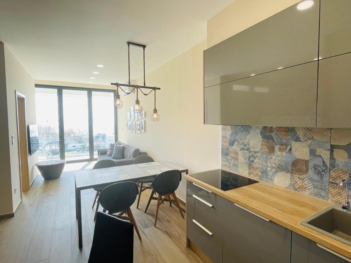 Panorama Deluxe Apartments - Pool & Free Parking Alsóörs Екстериор снимка